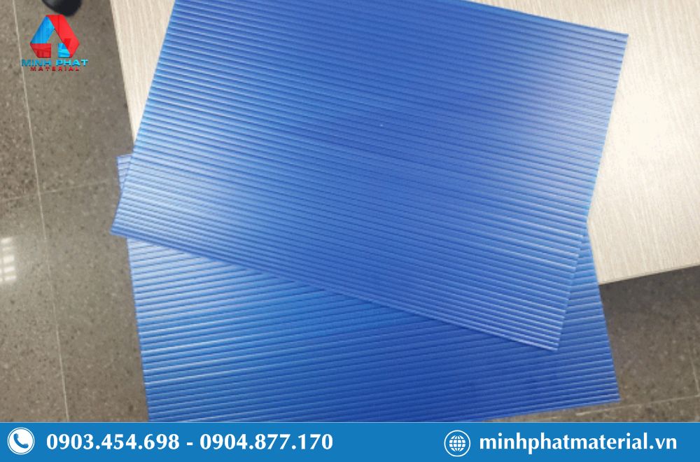 Tấm nhựa PP xanh dương được sản xuất từ hạt nhựa Polypropylene