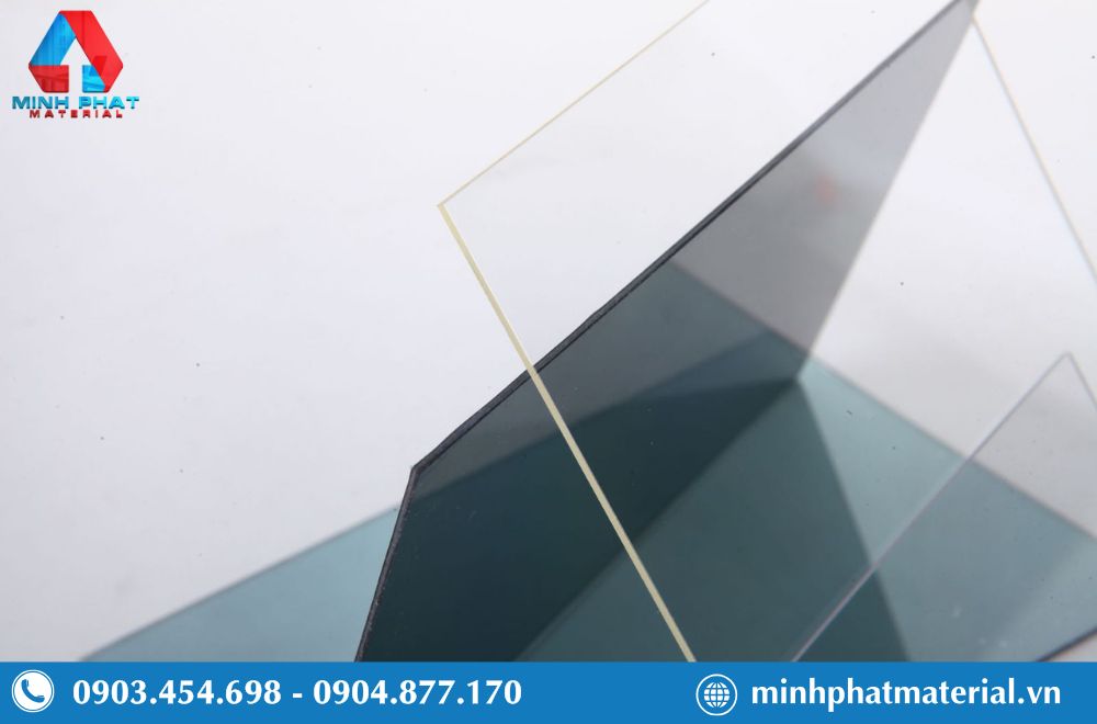 Tấm nhựa PC là gì? Đặc tính và ứng dụng thực tế